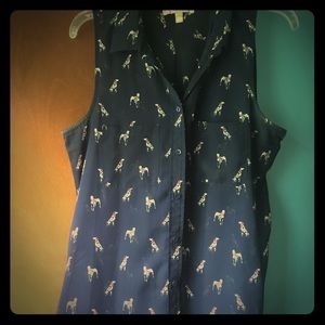 Dalmatian Sleeveless Button-up